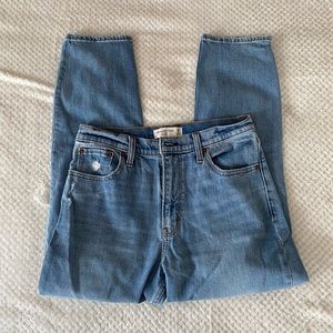 A&F The Mom High Rise